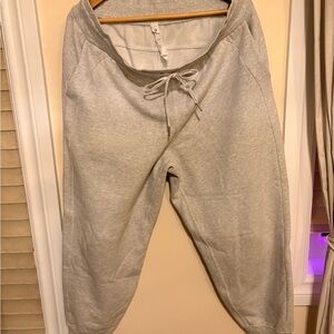 Lululemon Athletica Heathered Core Ultra Light Grey  Scuba High-Rise Jogger